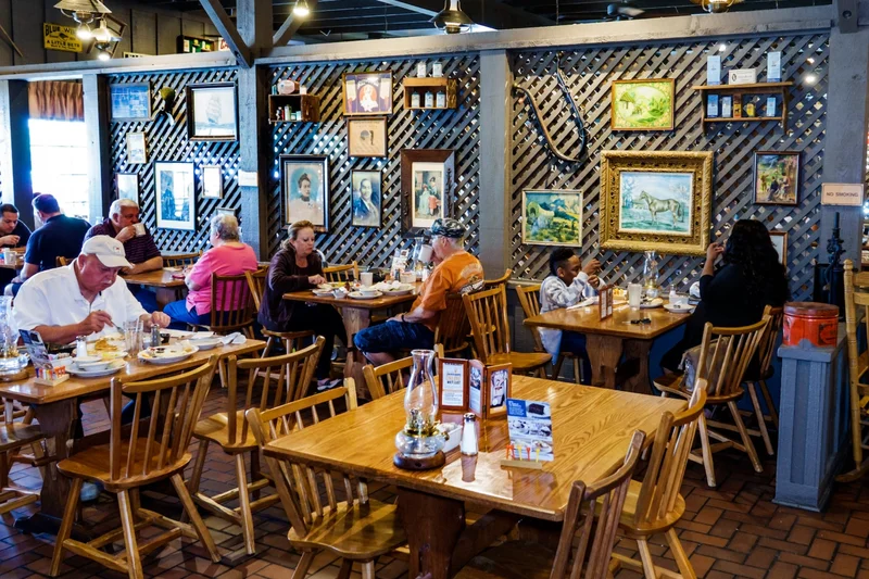 Cracker Barrel Thanksgiving Dinner: Menu, Hours & Open Status